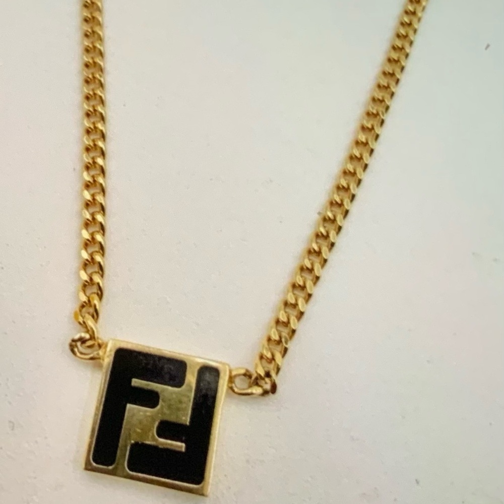 FENDI Forever Plate FF Logo Necklace in box NWT - Picture 4 of 5
